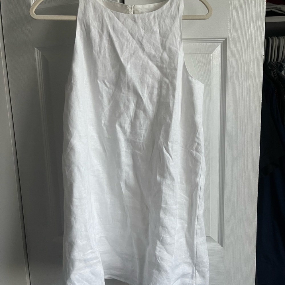 Elegant White Sleeveless Dress